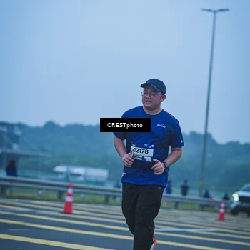 Runner Photo 7502545
