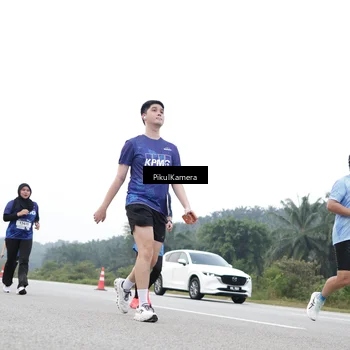 Runner Photo 7502602