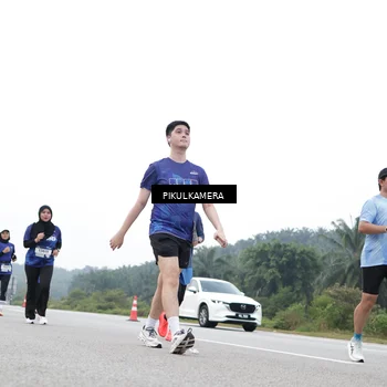 Runner Photo 7502605