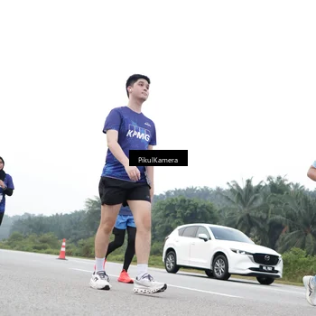 Runner Photo 7502642