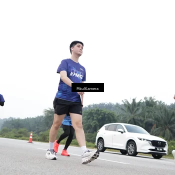Runner Photo 7502644