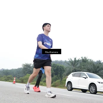 Runner Photo 7502647