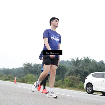 Runner Photo 7502650
