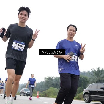 Runner Photo 7502692