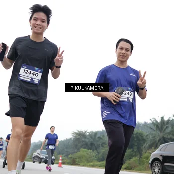 Runner Photo 7502695