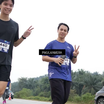 Runner Photo 7502697