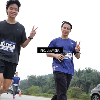 Runner Photo 7502698