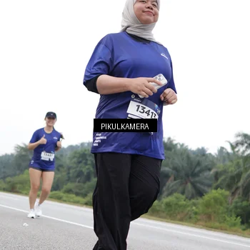 Runner Photo 7502750