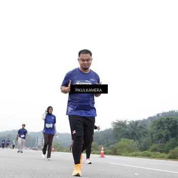 Runner Photo 7502800