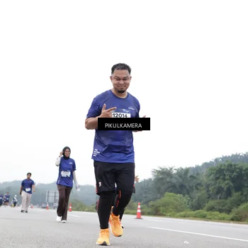 Runner Photo 7502803
