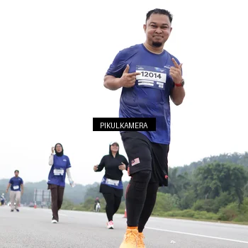 Runner Photo 7502808