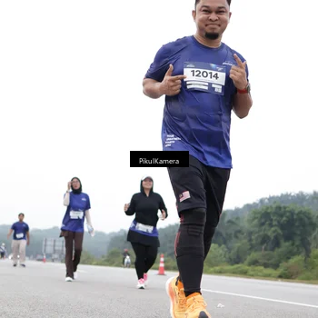 Runner Photo 7502809