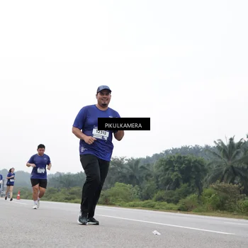 Runner Photo 7502843