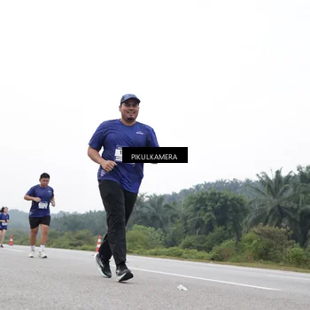 Runner Photo 7502846