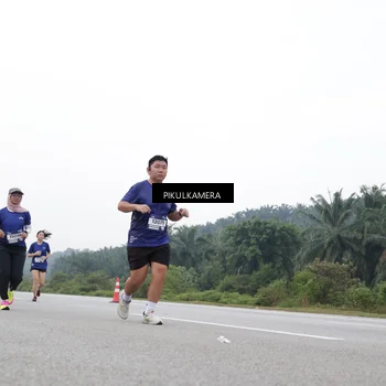 Runner Photo 7502850
