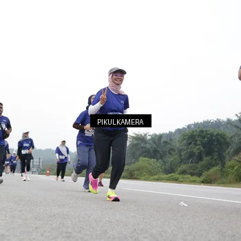 Runner Photo 7502860
