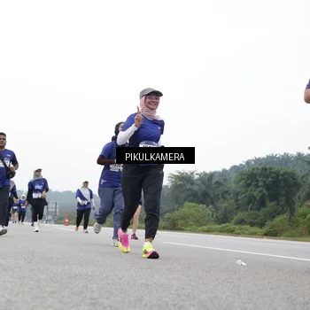 Runner Photo 7502861