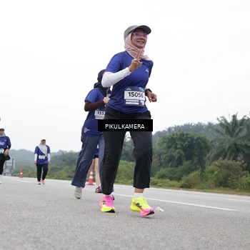 Runner Photo 7502863