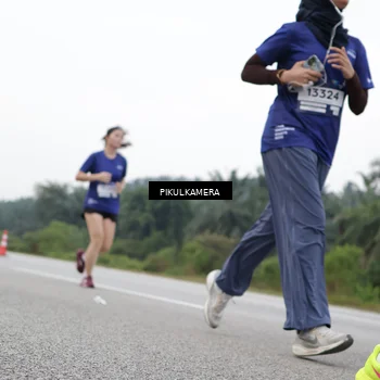 Runner Photo 7502873