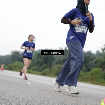Runner Photo 7502874