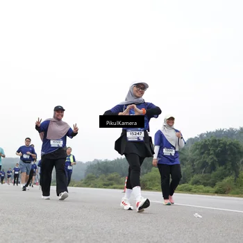 Runner Photo 7502885