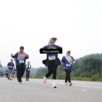 Runner Photo 7502886