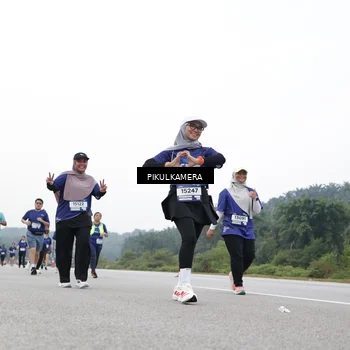 Runner Photo 7502887