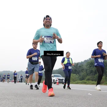 Runner Photo 7502904