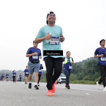 Runner Photo 7502905