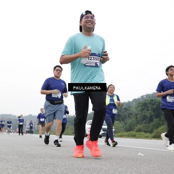 Runner Photo 7502907