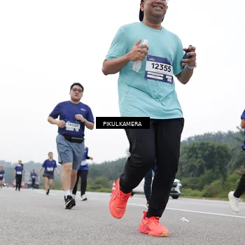 Runner Photo 7502911