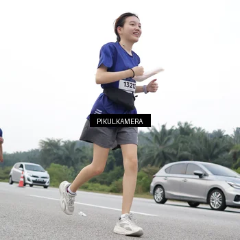 Runner Photo 7502955