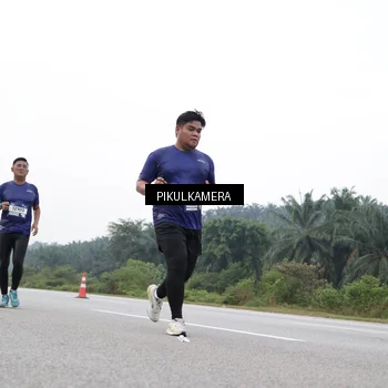 Runner Photo 7502962