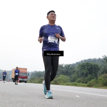 Runner Photo 7502973