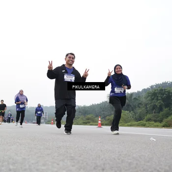 Runner Photo 7503004