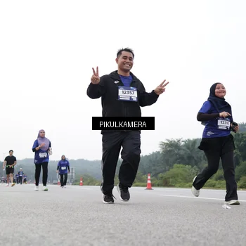 Runner Photo 7503007