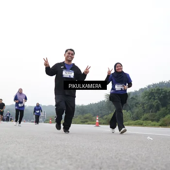 Runner Photo 7503008