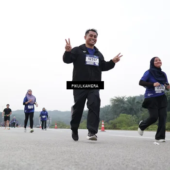 Runner Photo 7503010