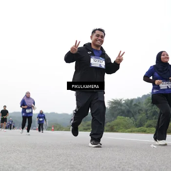 Runner Photo 7503011