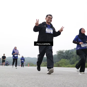 Runner Photo 7503012
