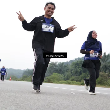 Runner Photo 7503015
