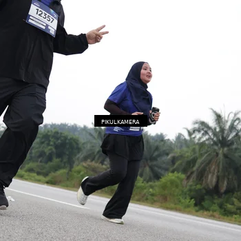 Runner Photo 7503016