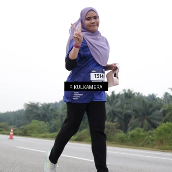 Runner Photo 7503024