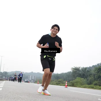 Runner Photo 7503050
