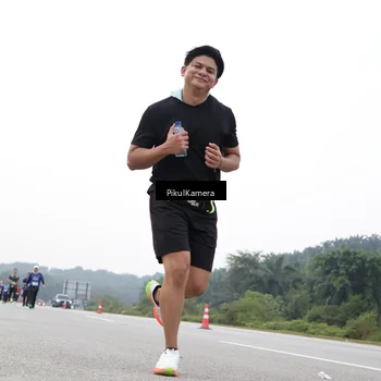 Runner Photo 7503051