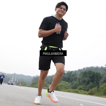 Runner Photo 7503053
