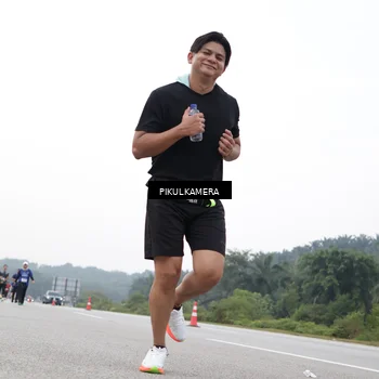 Runner Photo 7503055