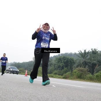 Runner Photo 7503064