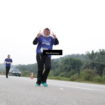 Runner Photo 7503066