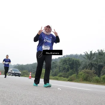 Runner Photo 7503067
